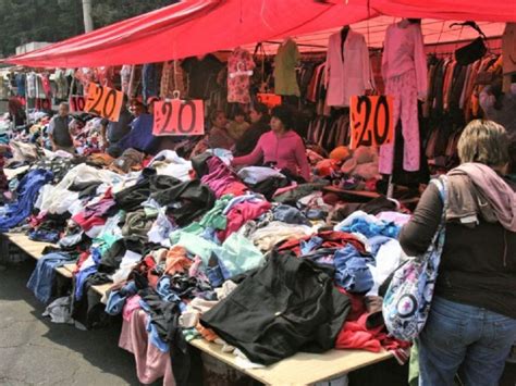 En este tianguis de CDMX podrás encontrar ropa de lujo, a la moda y m.